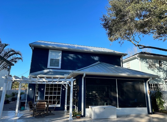 How Metal Roofs Perform in Extreme Weather: Florida Hurricanes, Hail, and Heat