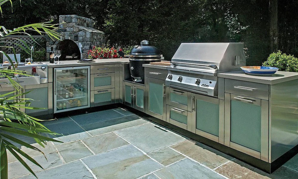 Best Outdoor Kitchen Appliances for a Luxury Backyard